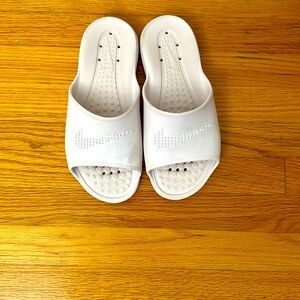 Nike pale pink slides   Women 9-11